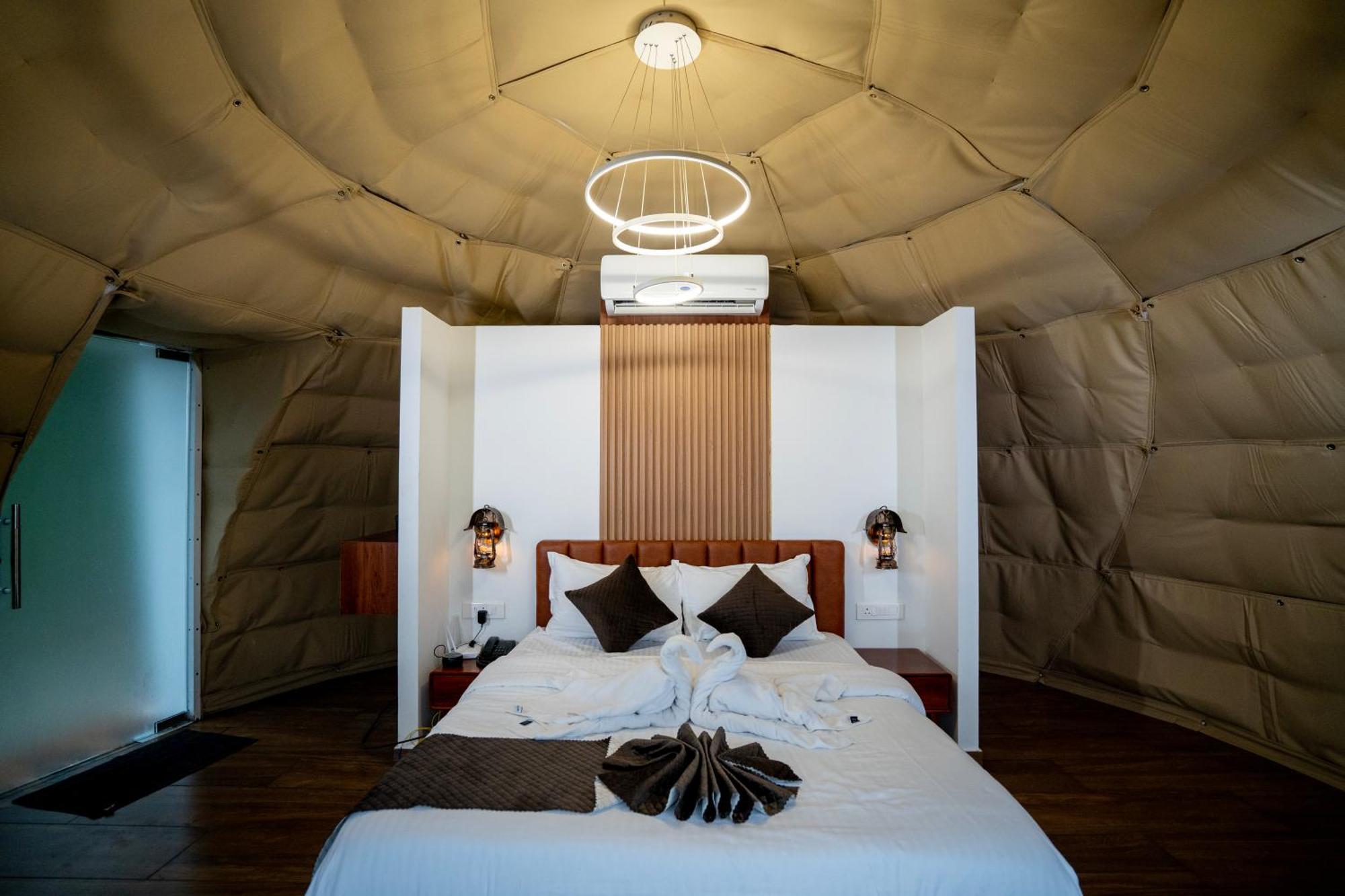 Karimb Resorts Vallikavungal Εξωτερικό φωτογραφία