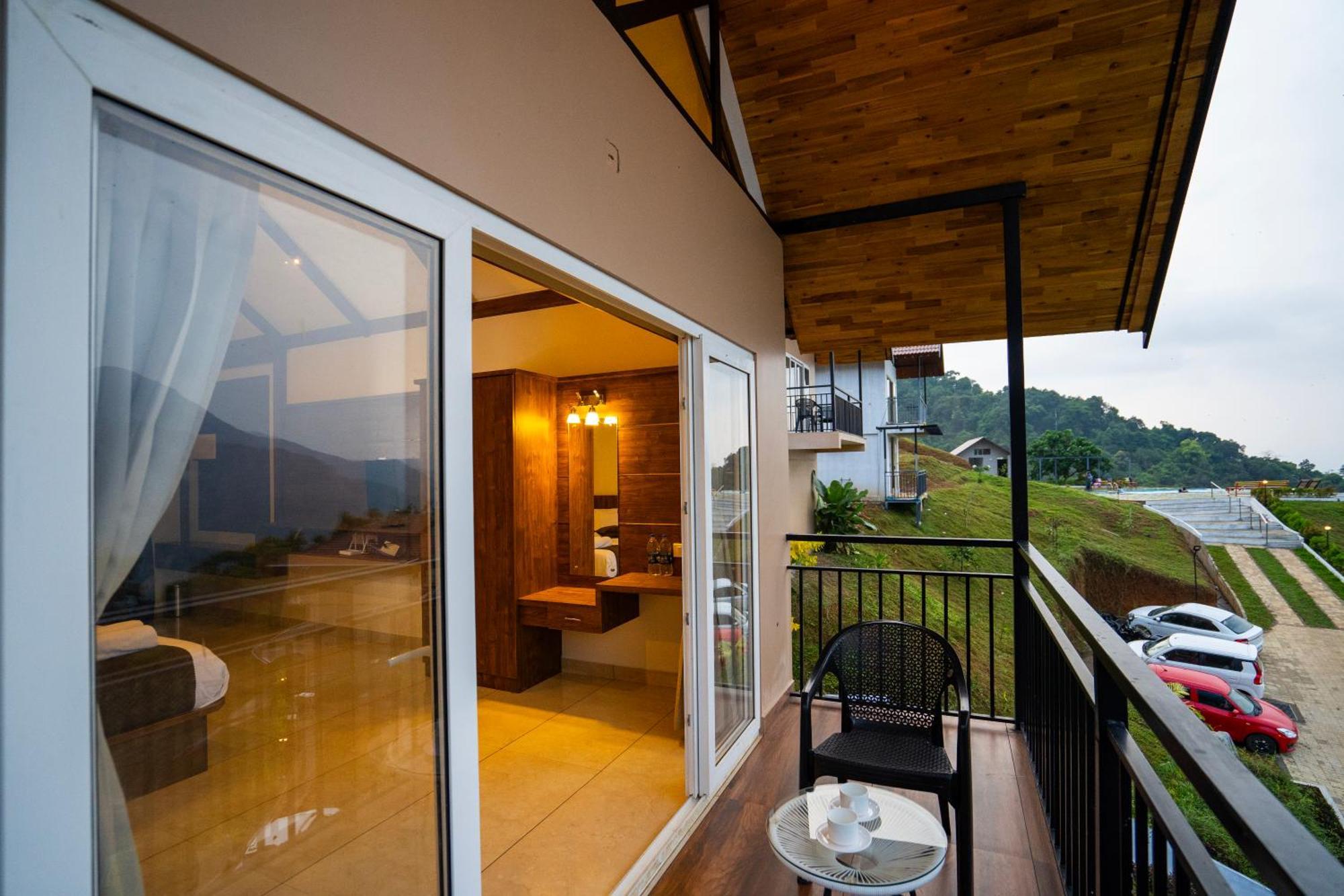 Karimb Resorts Vallikavungal Εξωτερικό φωτογραφία