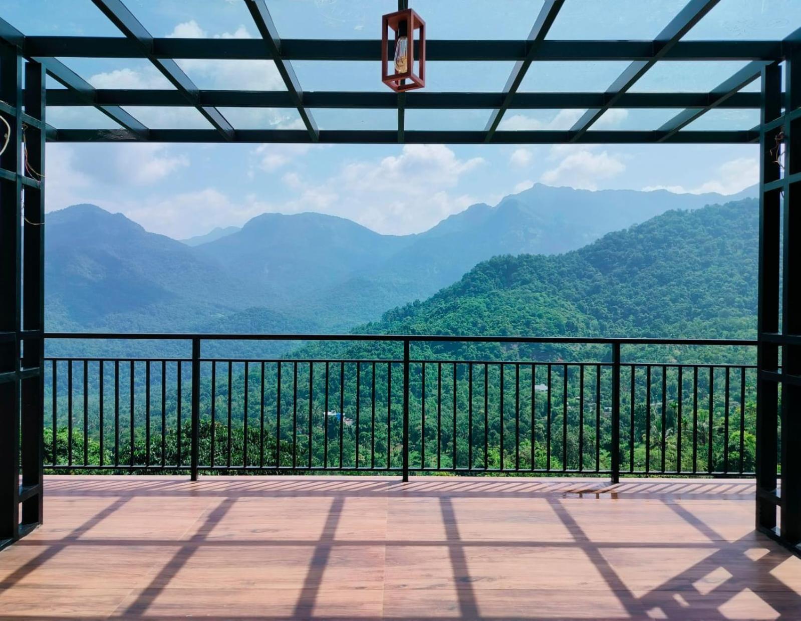 Karimb Resorts Vallikavungal Εξωτερικό φωτογραφία