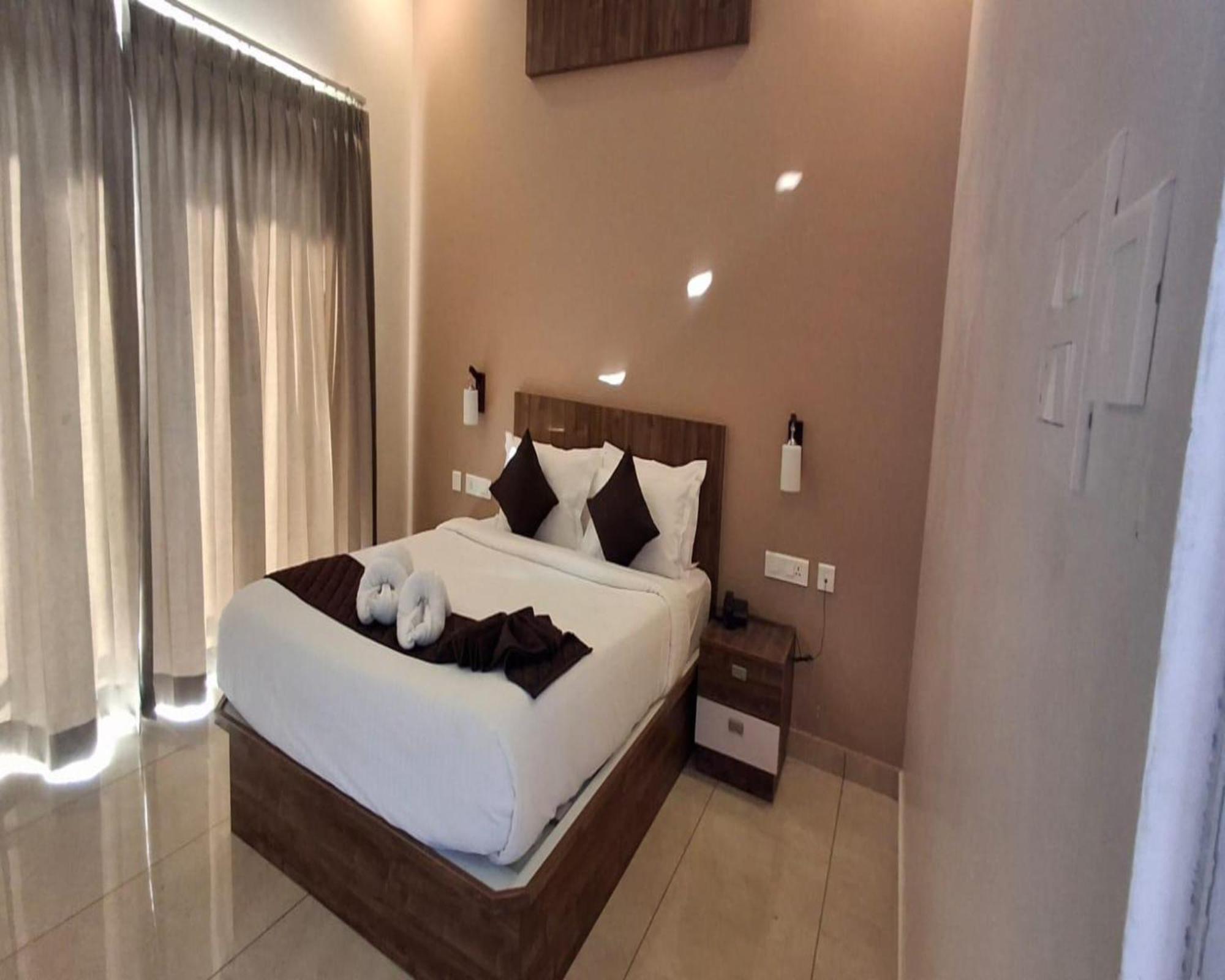Karimb Resorts Vallikavungal Εξωτερικό φωτογραφία